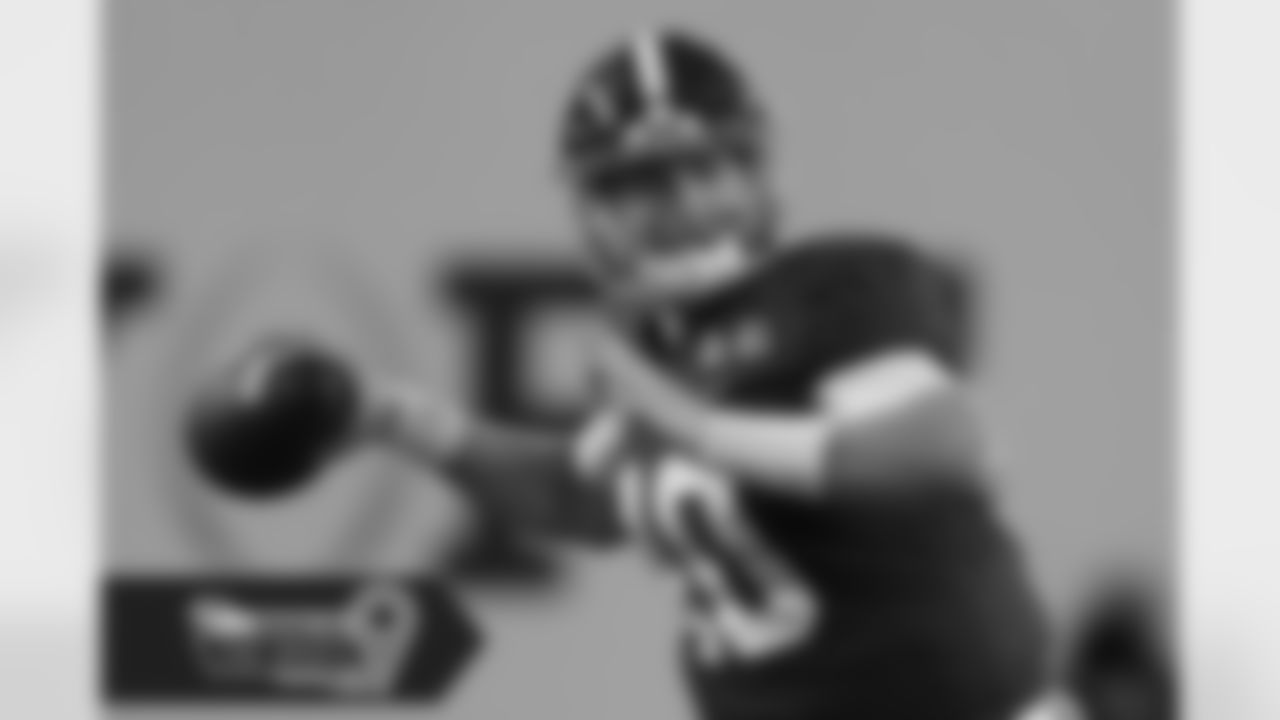 Snippet from Daniel Jeremiah: "Jones has average size and athleticism for the quarterback position. He's operated out of the shotgun and pistol, showing incredible accuracy, efficiency and poise."
(AP Photo/Chris O'Meara, File)