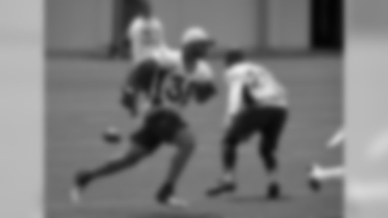 cornerback Curtis Marsh (38)