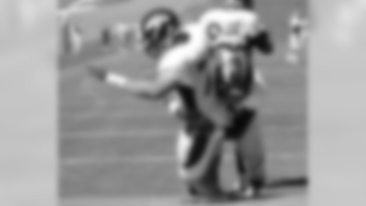 DEs Zach Thompson and Quanterus Smith