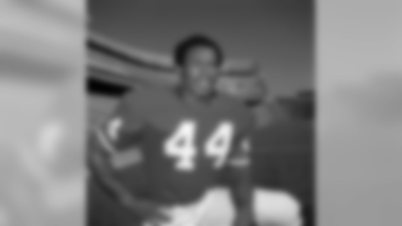 Floyd Little, running back for the Denver Broncos, 1972. Location unknown. (AP Photo)