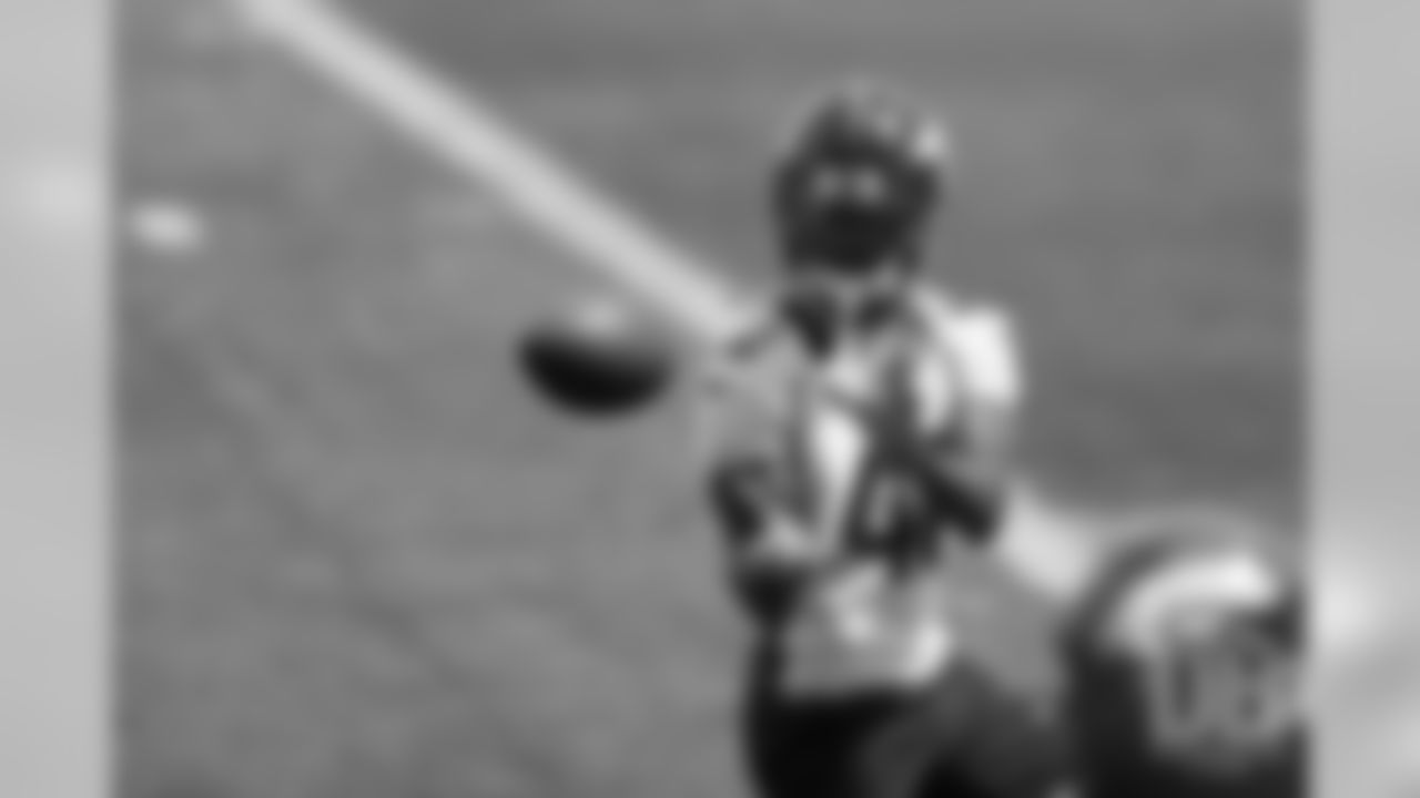 Cornerback De'Vante Bausby catches a pass during the first day of voluntary veteran minicamp on April 16, 2019.