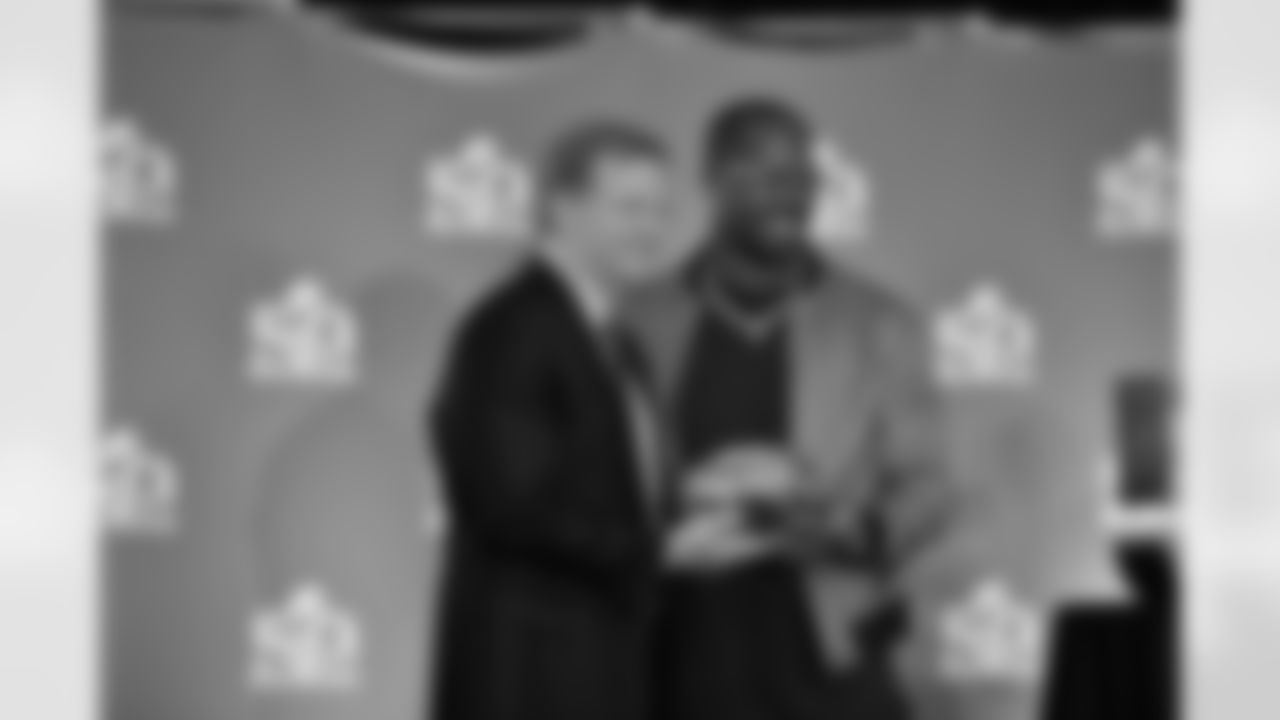 Von Miller poses for a photo with Roger Goodell at the NFL's Super Bowl 50 press conference at at Mescone Center in San Francisco, Calif. February 8, 2016 (Photo by Eric Lars Bakke/ Denver Broncos)