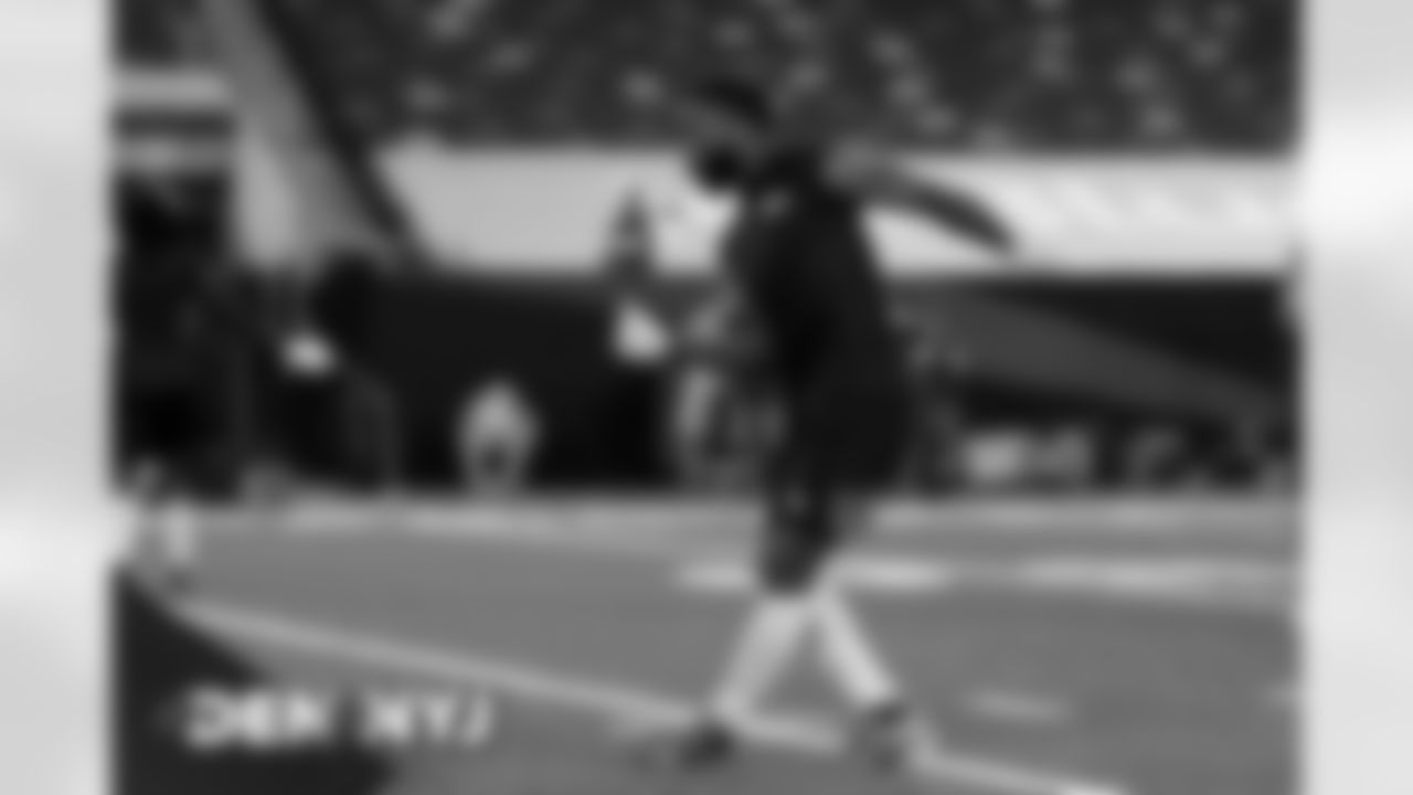 Diontae Spencer dances during pregame warmups before the Broncos' Week 4 game against the New York Jets at MetLife Stadium in East Rutherford, New Jersey on October 1, 2020. (Photo by Ben Swanson)