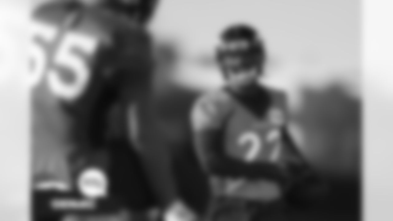 Kareem Jackson during practice on Wednesday, December 1, 2021 at UCHealth Training Center in Englewood, Colorado.
Gabriel Christus