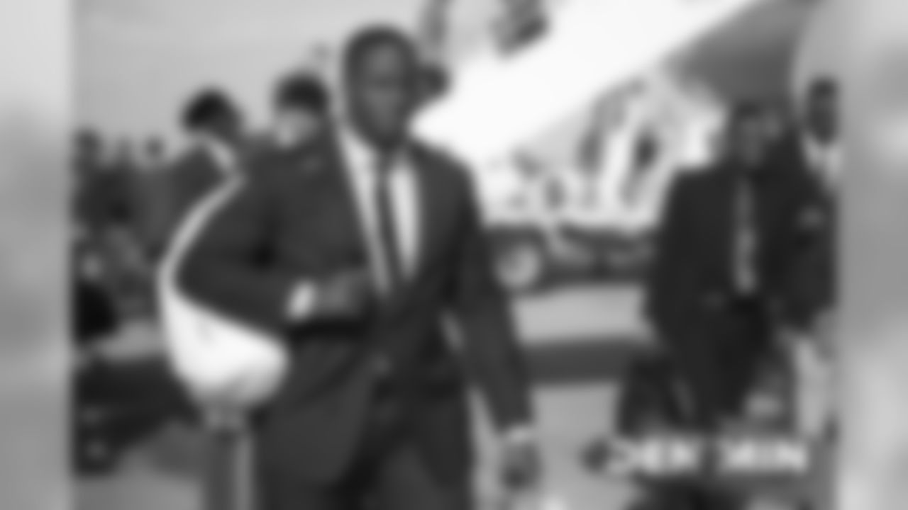 Joe Jones on the tarmac at Denver International Airport during the team's travel to Minnesota on November 16, 2019 to face the Vikings.. (Photo by Gabriel Christus)