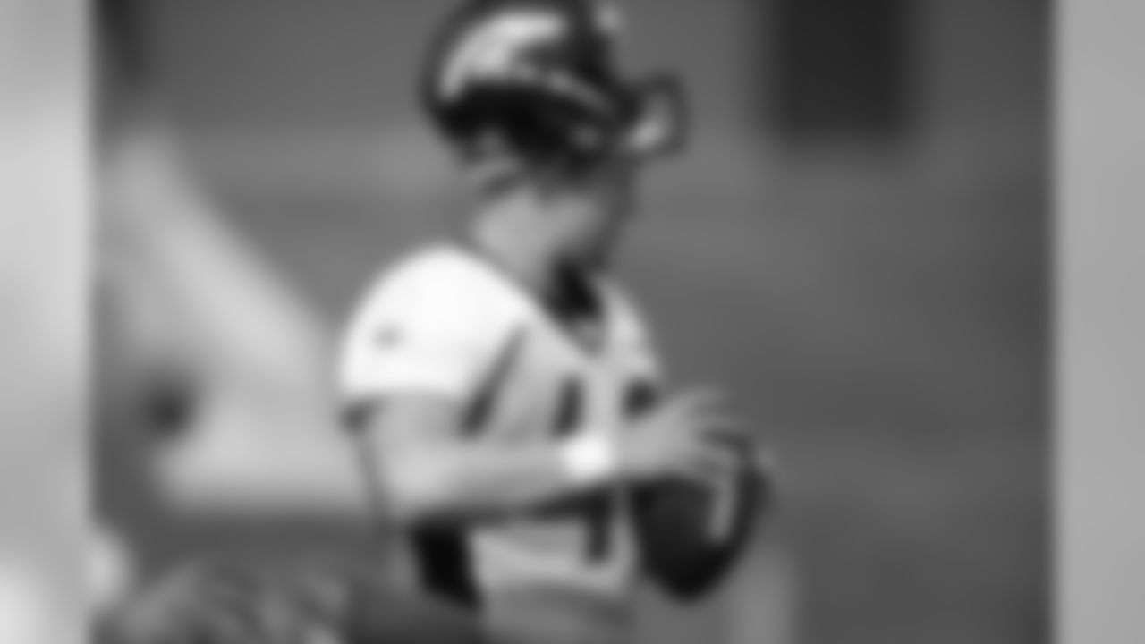 Long snapper Casey Kreiter (42)