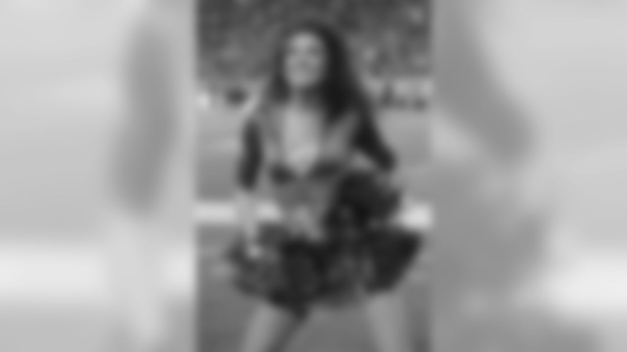 171112, Denver Broncos, New England Patriots, NEP, SNF DBC, Cheerleaders Gioia