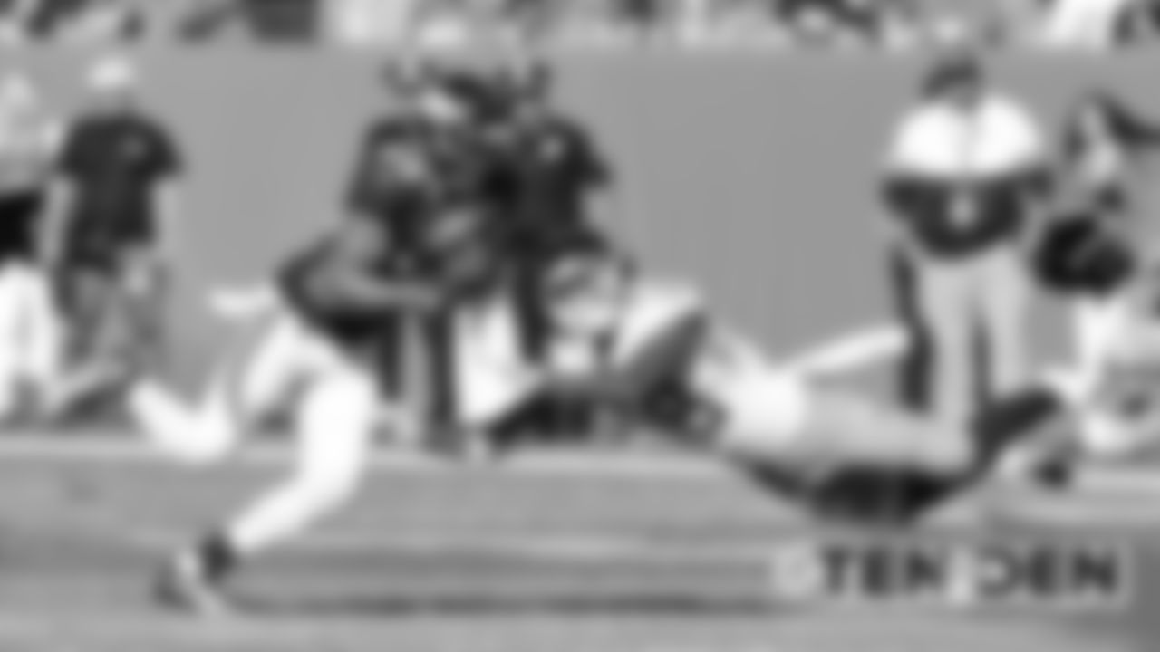 Photos of in-game action of the Broncos' game against the Tennessee Titans at Empower Field at Mile High on October 13, 2019. (Photo by Eric Lars Bakke)