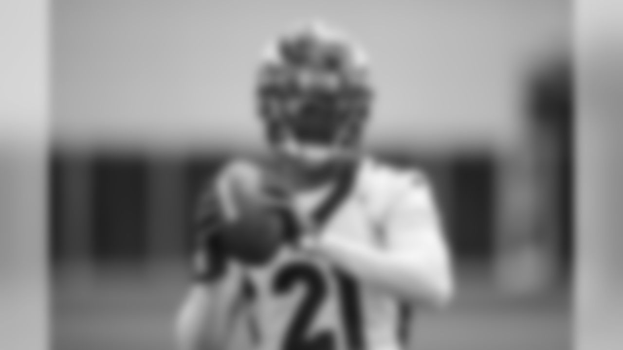 A.J. Bouye catches passes after practice at UCHealth Training Center on August 12, 2020. (Photo by Ben Swanson)
