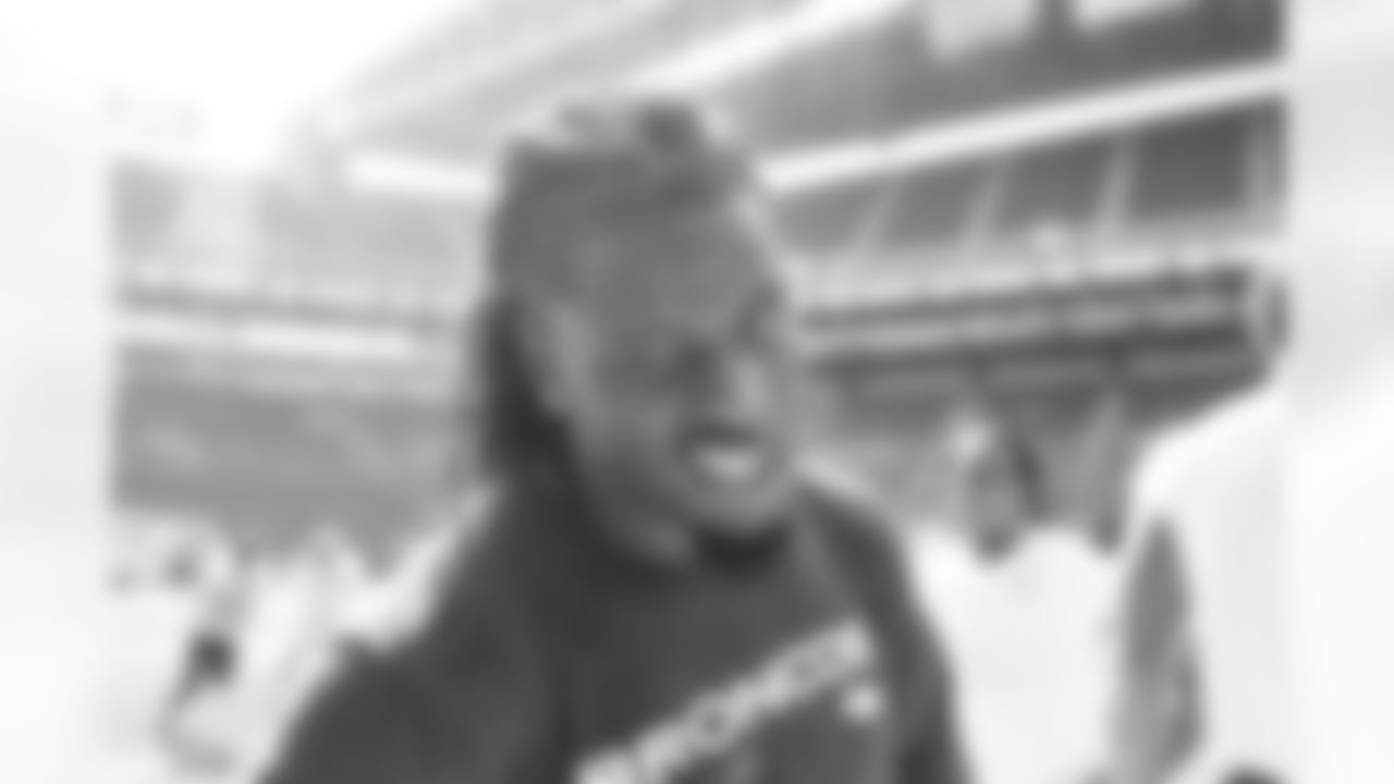 Jerry Jeudy poses for the camera during pregame warmups before the Broncos' Week 1 game against the Seattle Seahawks at Lumen Field in Seattle, Washington on September 12, 2022. (Photo by Ben Swanson)
