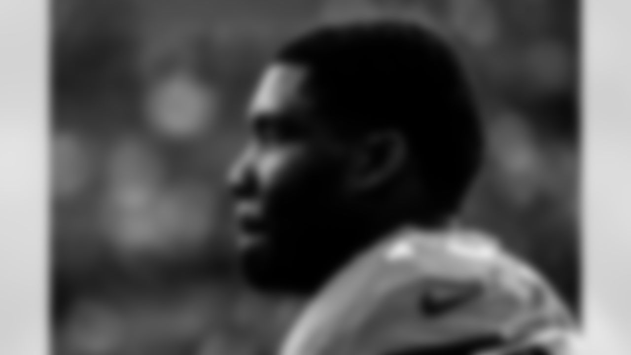 Lloyd Cushenberry III before the Broncos' Week 10 game against the Philadelphia Eagles at Empower Field at Mile High in Denver, Colorado on November 14, 2021. (Photo by Ben Swanson)