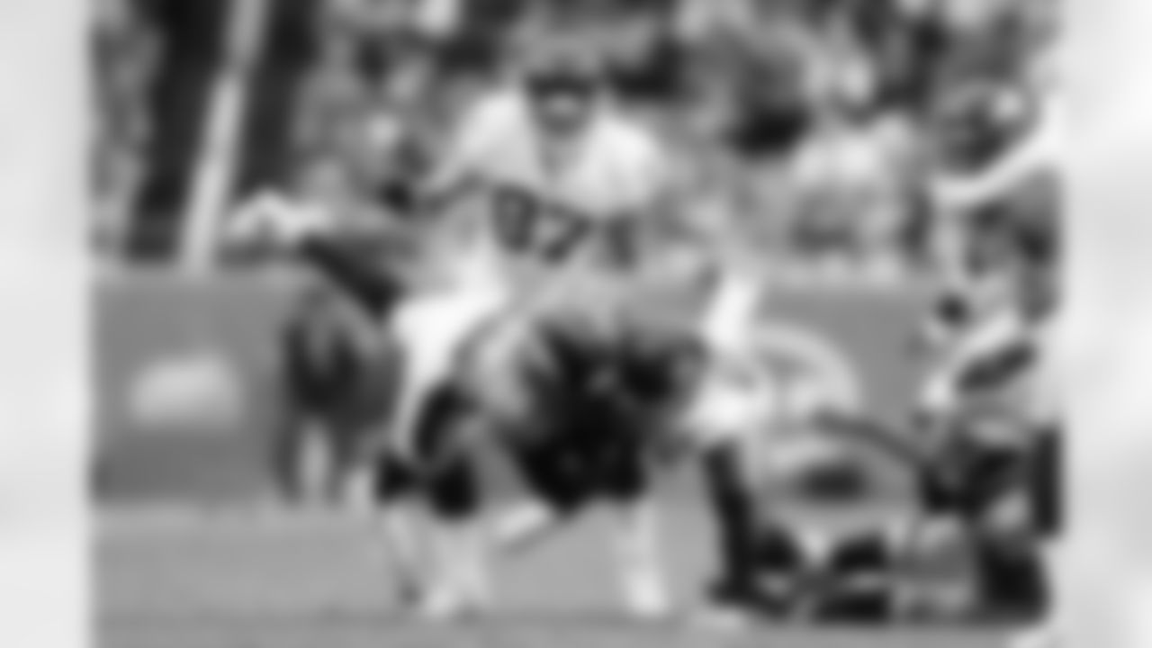 Baron Browning during the Broncos' Week 8 game against the Washington Football Team at Empower Field at Mile High in Denver, Colorado on October 31, 2021. (Photo by Gabriel Christus)