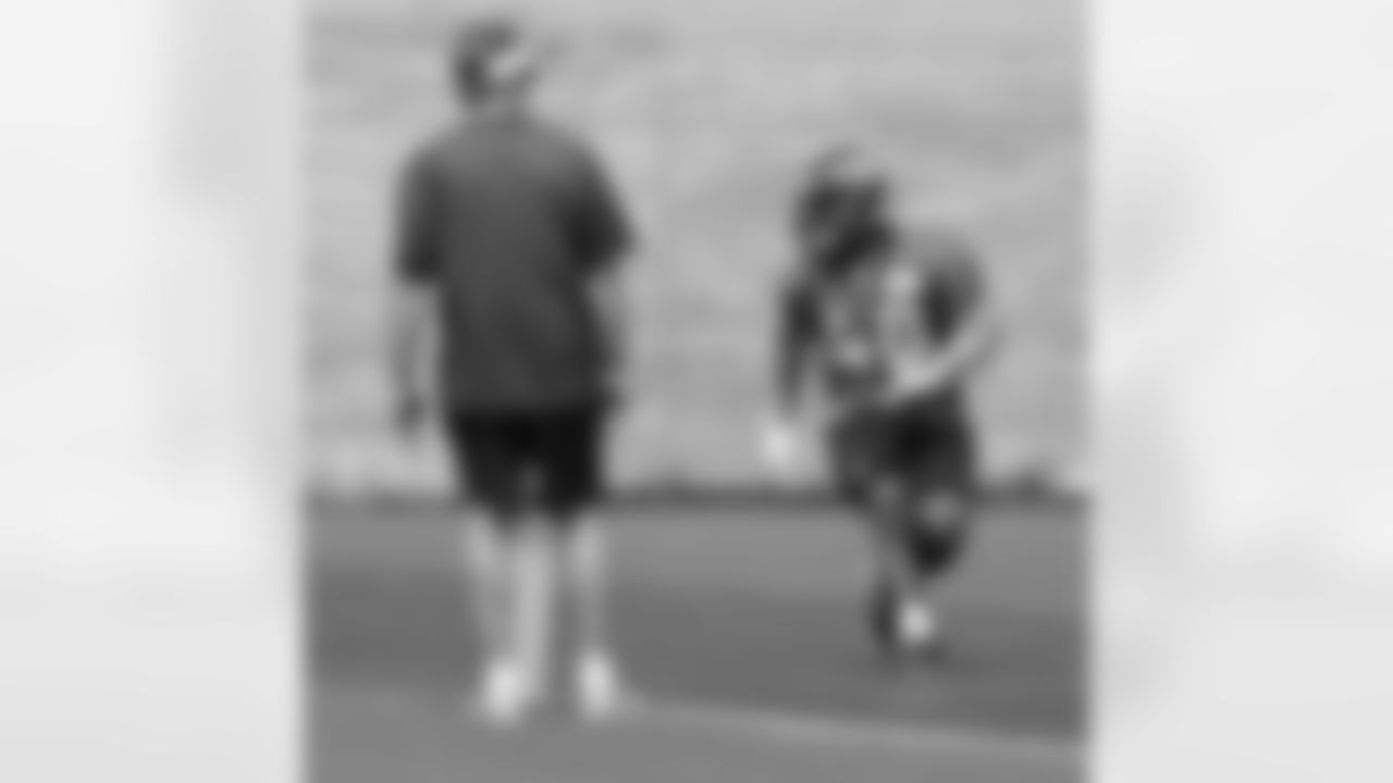 LB Shaquil Barrett