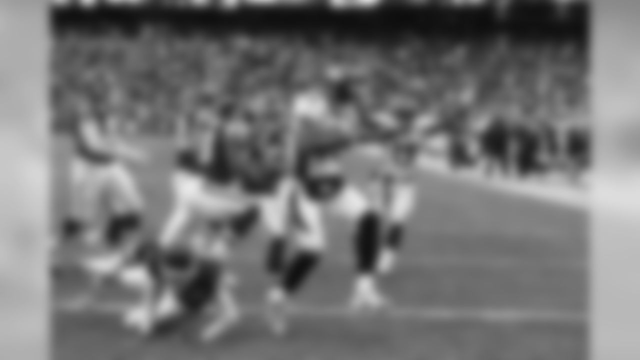 The Broncos' 2006 class (311 CarAV) combined for 12 Pro Bowls and three first-team All-Pro selections, and two of the seven players the Broncos selected ended up starting at least 10 seasons during their careers. Wide receiver Brandon Marshall totaled six Pro Bowls one first-team All-Pro nod and edge rusher Elvis Dumervil had five Pro Bowls and two All-Pro selections. Quarterback Jay Cutler and guard Chris Kuper round out the class' group of most-successful players.