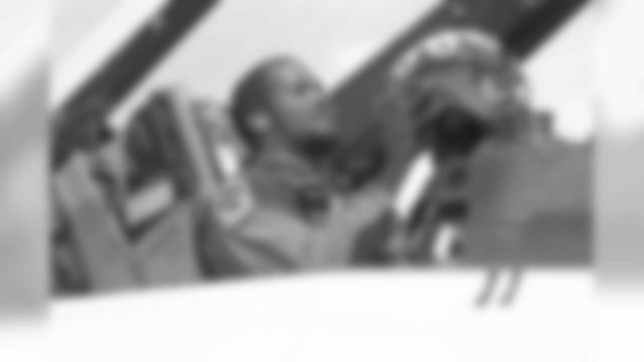 Champ Bailey completed a one-hour ride-along with the Air Force Thunderbirds in an F-16 on Monday.