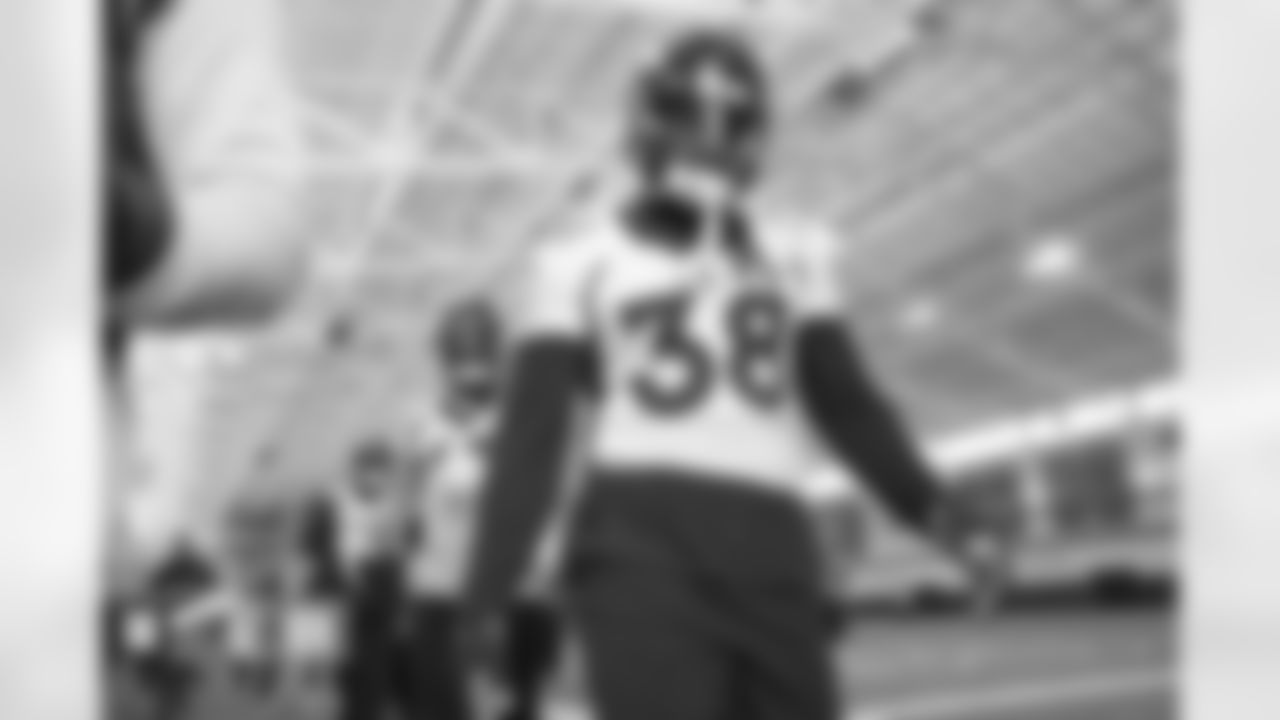 Harvey Langi during practice on Friday, December 16, 2022 at UCHealth Training Center in Englewood, Colorado.
Photo by Amanda Gerlach/Denver Broncos