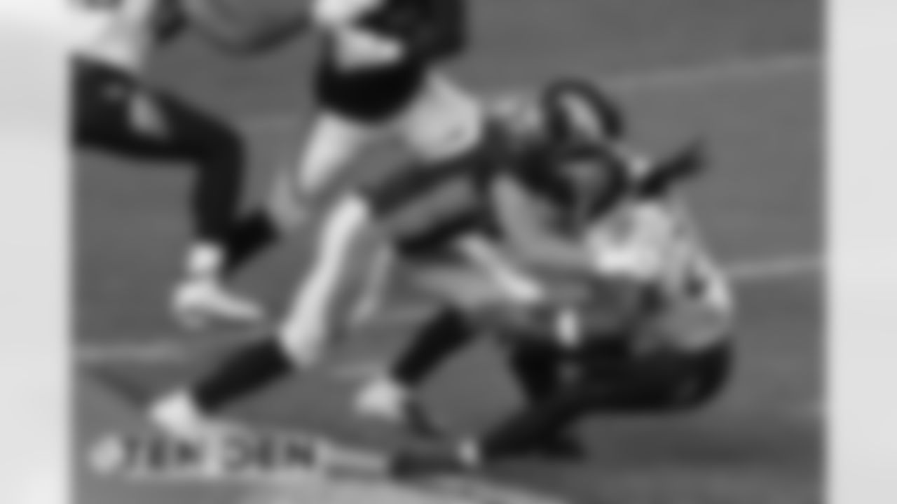 dn47 in action during the Broncos' Week 1 game against the Tennessee Titans at Empower Field at Mile High in Denver, Colorado, on September 14, 2020. (Photo by Gabriel Christus)