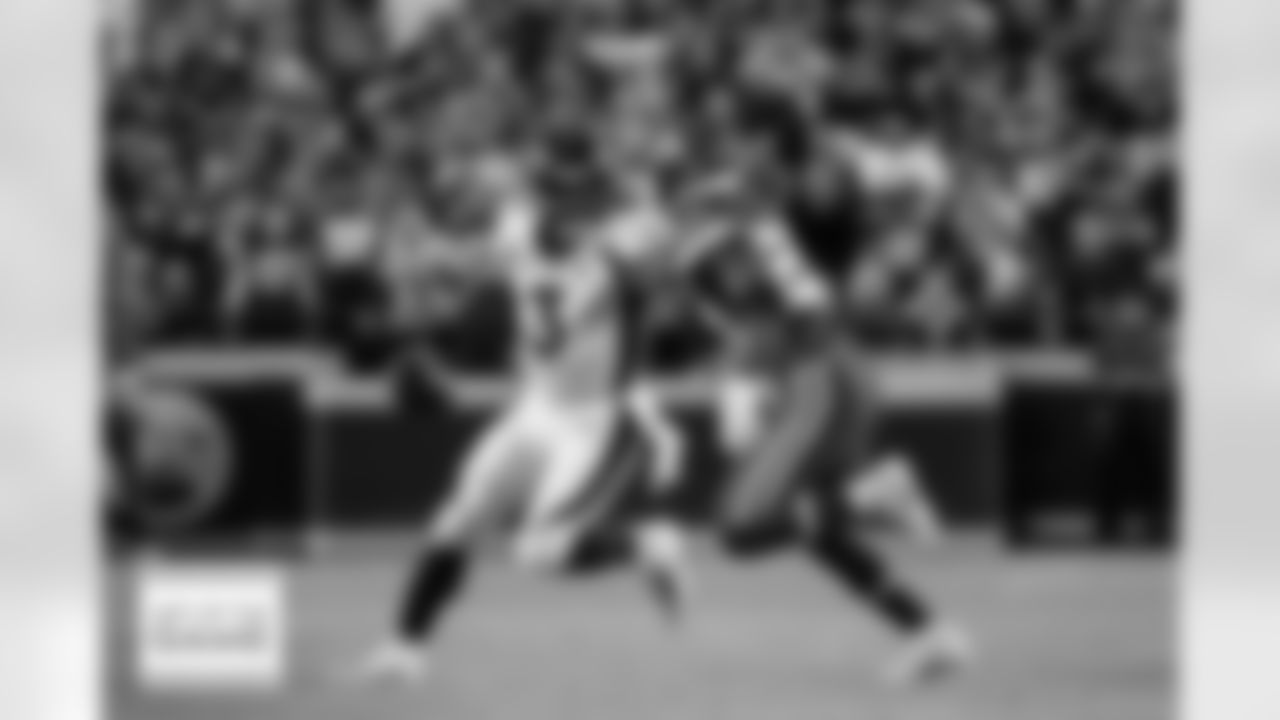 Russell Wilson during the Broncos' Week 6 game against the Kansas City Chiefs at GEHA Field at Arrowhead Stadium in Kansas City, Missouri on October 12, 2023. Photo by Ben Swanson / Denver Broncos