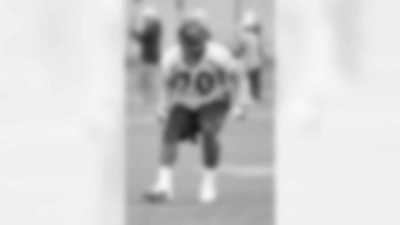 DE Malik Jackson backpeddles during a drill.