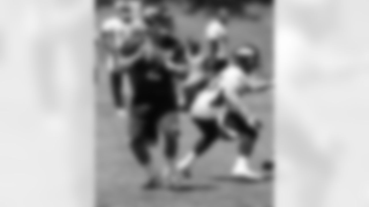 Dysert looks for a receiver.