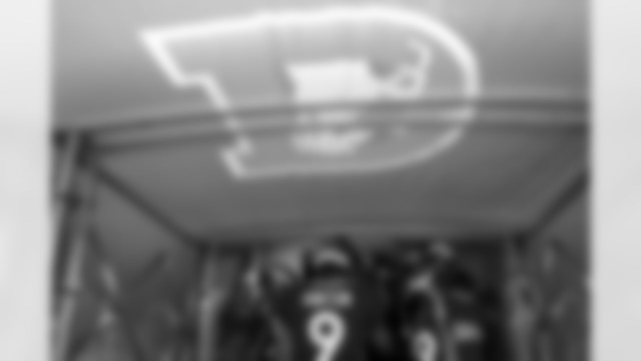 before the Broncos' Week 18 game against the Kansas City Chiefs at Empower Field at Mile High in Denver, Colorado on January 8, 2022. (Photo by Gabriel Christus)