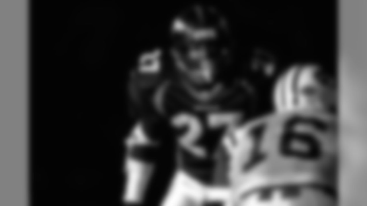 Eight-time Pro Bowler; All-Pro selections in 1990 (second-team by NEA), 1991 (first-team by AP, NEA, PFWA, PFWA), 1992 (first-team by AP, NEA, PFWA, TSN), 1996 (second-team by AP); first-team member of the NFL 1990s All-Decade Team
Three Super Bowl appearances (XXIV, XXXII, XXXII), two-time champion (XXXII, XXXIII)
Inducted into the Ring of Fame in 2005 and the Pro Football Hall of Fame in 2020
Career stats with Broncos: 167 games, 166 starts, 1,356 total tackles, 24 interceptions, one interception returned for a touchdown, 5.0 sacks