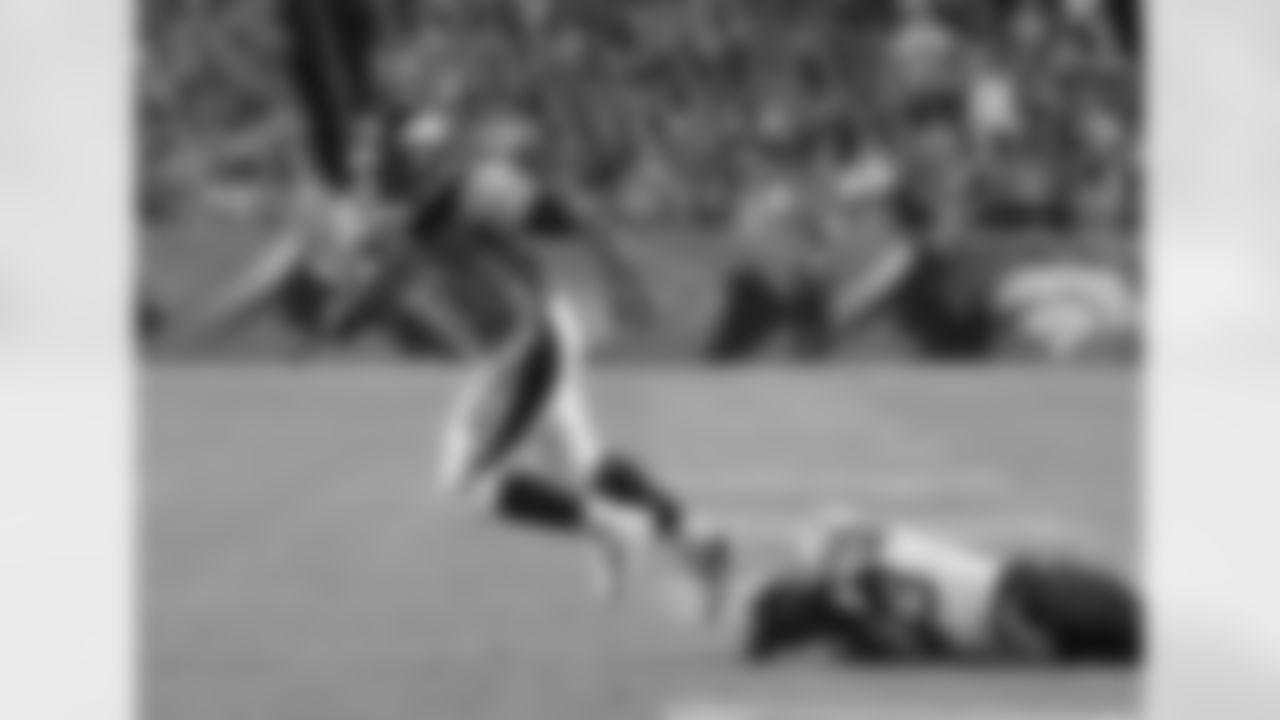 RB Ronnie Hillman breaks free from the New Orleans defense.