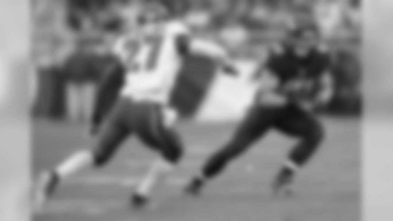 The complete package at fullback. Baltimore began finding more ways to use him in 2016 and whether he returns to the Ravens or moves on, the team that adds him will likely incorporate him into the offense as much as possible, since he's a quality target as well as a devastating blocker.