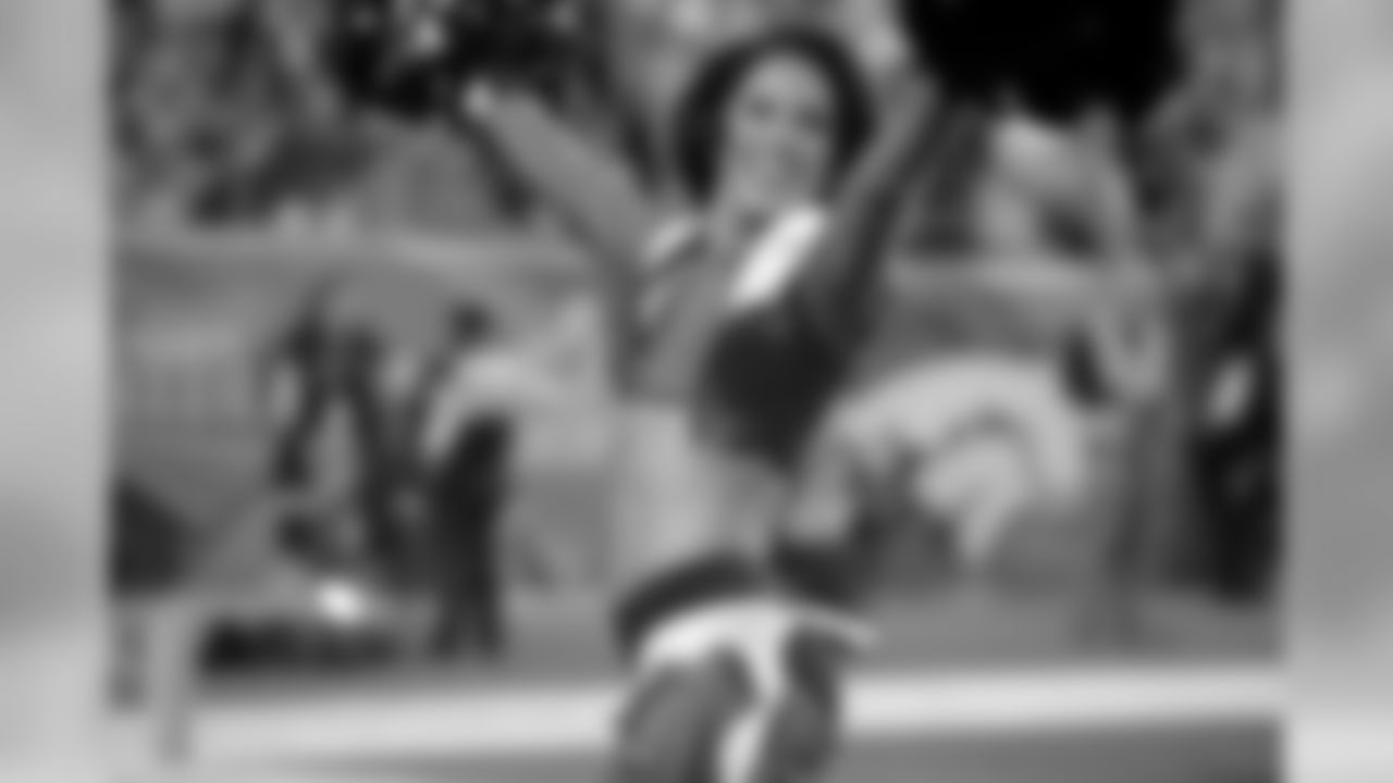 181001, Denver Broncos, MNF, DBC, Cheerleaders Brielle