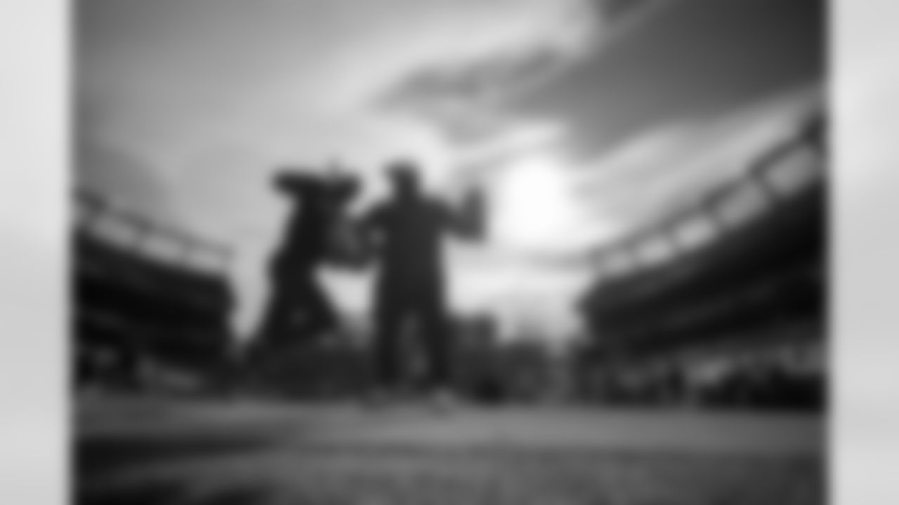AC Carter and Baron Browning during a NFL game against the Los Angeles Chargers on Sunday, January 8, 2023 at Empower Field at Mile High in Denver, Colorado.
Photo by Gabriel Christus / Denver Broncos