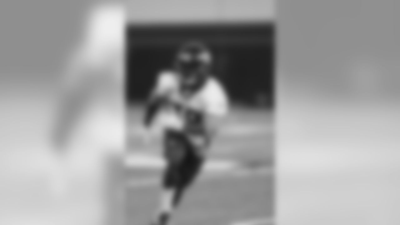 CB Taurean Nixon