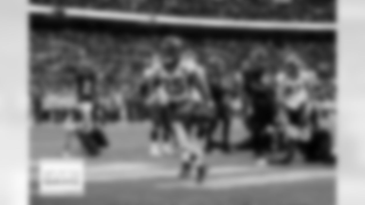 Melvin Gordon III at the Broncos' Week 8 game against the Jacksonville Jaguars at Wembley Stadium in London, England in the United Kingdom on October 30, 2022. (Photo by Joe Toth)
