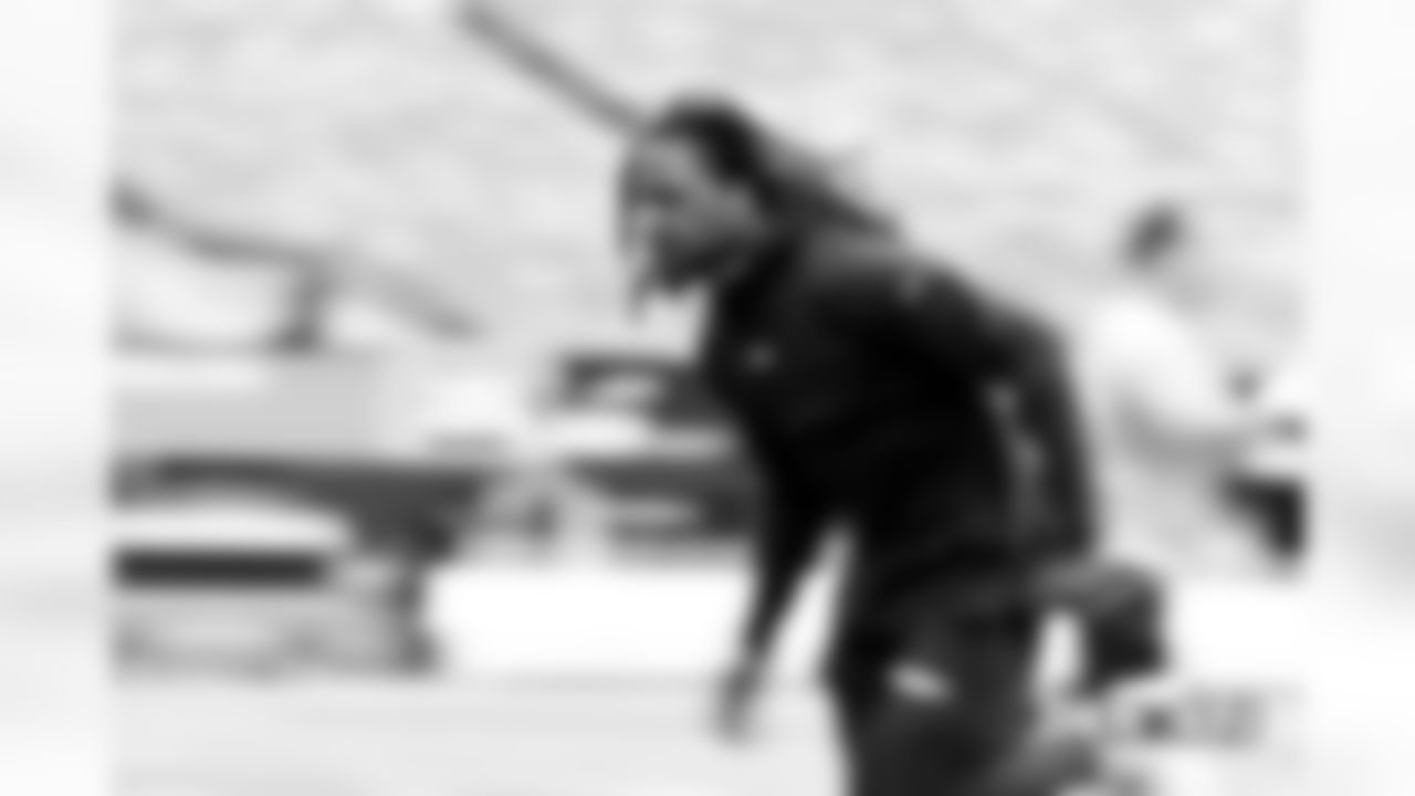 Adam Jones warms up before the NFL game against the New York Jets at MetLife Stadium in East Rutherford, New Jersey, October 07, 2018.
Photo by Jose Angel