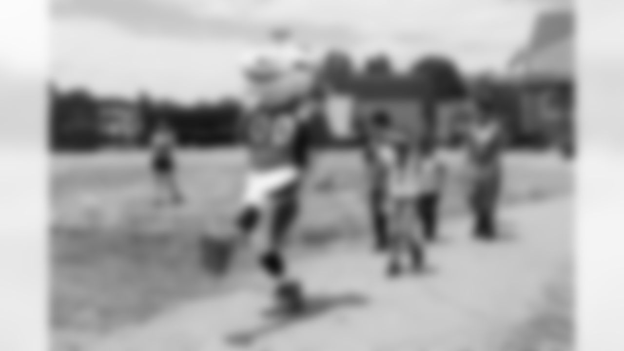BroncosKaboom_alm-203