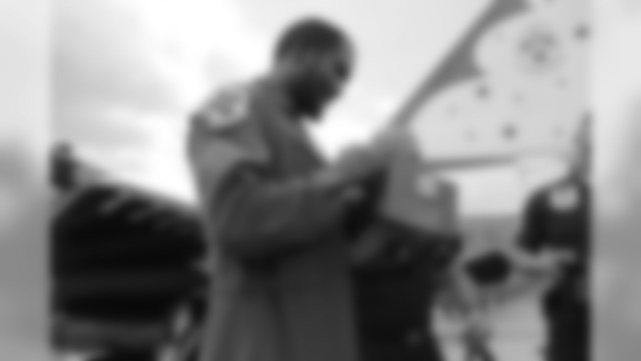 Champ Bailey completed a one-hour ride-along with the Air Force Thunderbirds in an F-16 on Monday.