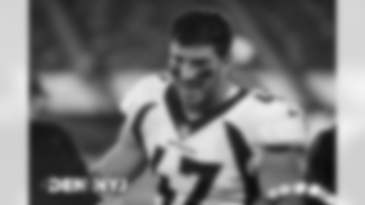 Josey Jewell during the second half of the Broncos' Week 4 game against the New York Jets at MetLife Stadium in East Rutherford, New Jersey on October 1, 2020. (Photo by Ben Swanson)