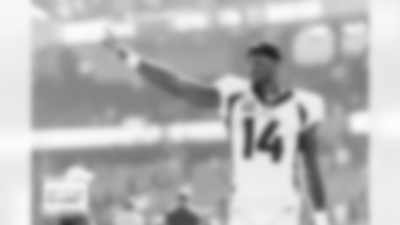 Denver Broncos wide receiver Courtland Sutton (14) waves to fans after the Broncos' Week 4 game against the Chicago Bears at Soldier Field in Chicago, Illinois on October 1, 2023. Photo by Ben Swanson / Denver Broncos
