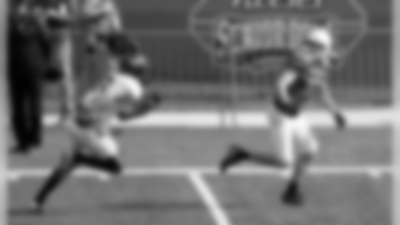 How do you get this wide open in a red-zone one-on-one period? Run a perfect route. Eastern Washington's Cooper Kupp cut inside and froze West Virginia's Rasul Douglas, then cut back toward the sideline and upfield, leading to an easy touchdown.