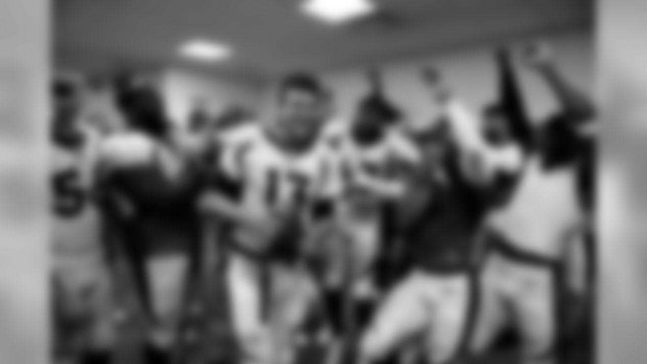 Starting quarterbacks aren't supposed to be found in the seventh round. But that's just what happened when Elway selected Siemian with the 250th pick in the 2015 draft. Siemian ended up as the starter after winning the competition in the 2016 offseason to replace Peyton Manning. In his first season, he threw for 18 touchdowns, 10 interceptions and 3,401 yards as the Broncos fell just short of a playoff bid. He'll compete with first-round pick Paxton Lynch for the right to start again, but his selection may already represent Elway's best value pick.