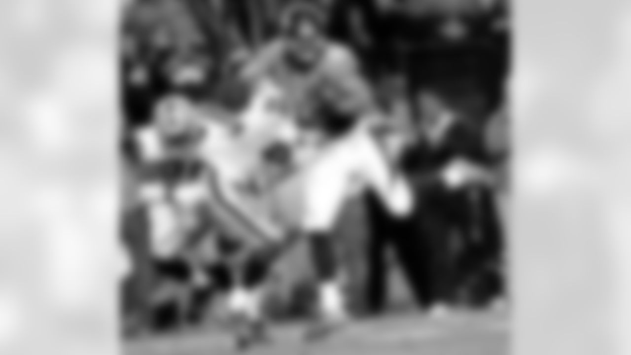 #10 WR Eric Decker Catch and Run vs. Oakland