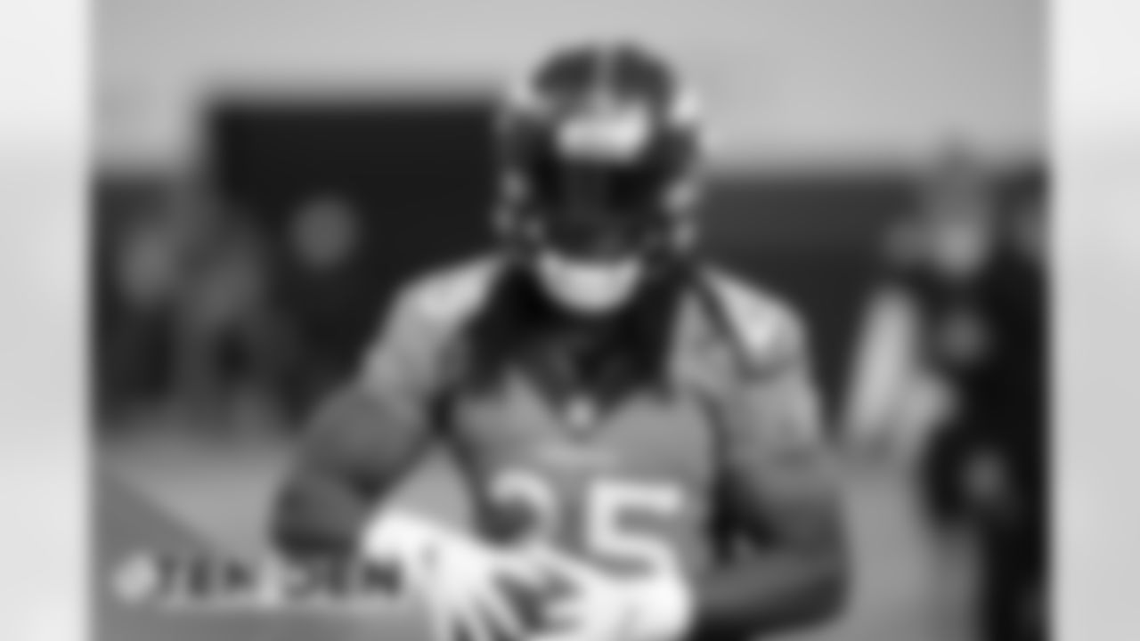 Melvin Gordon III during practice at UCHealth Training Center on September 8, 2020. (Photo by Ben Swanson)