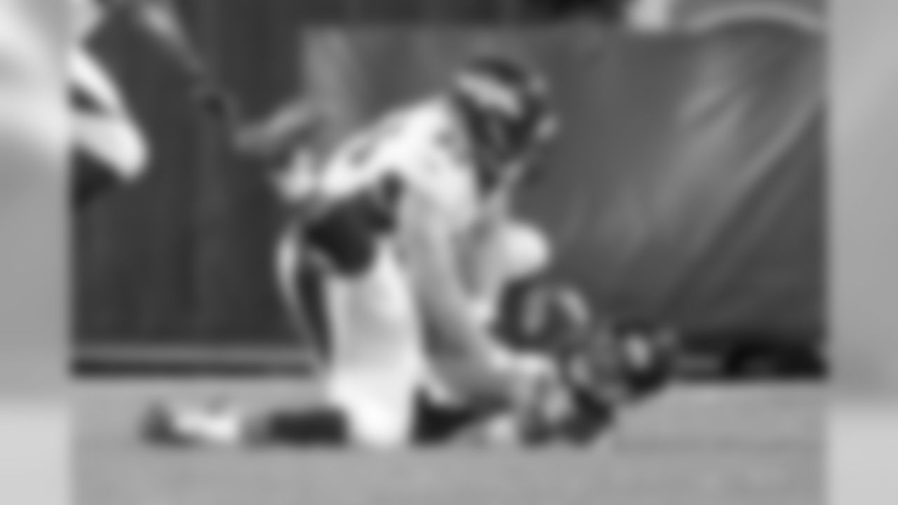 Defensive end Jared Crick (93)