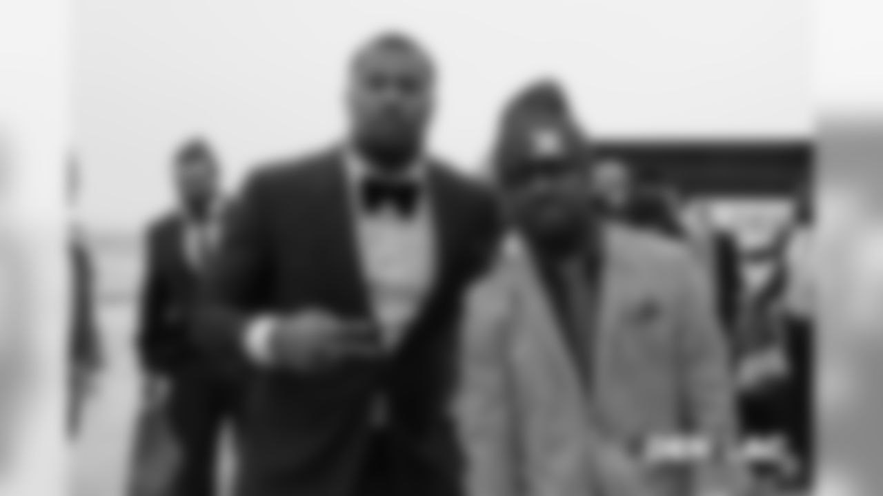 Bradley Chubb and Adam Jones on the tarmac at Signature Flight Support in Denver, Colorado, November 17, 2018.
Photo by Gabriel Christus