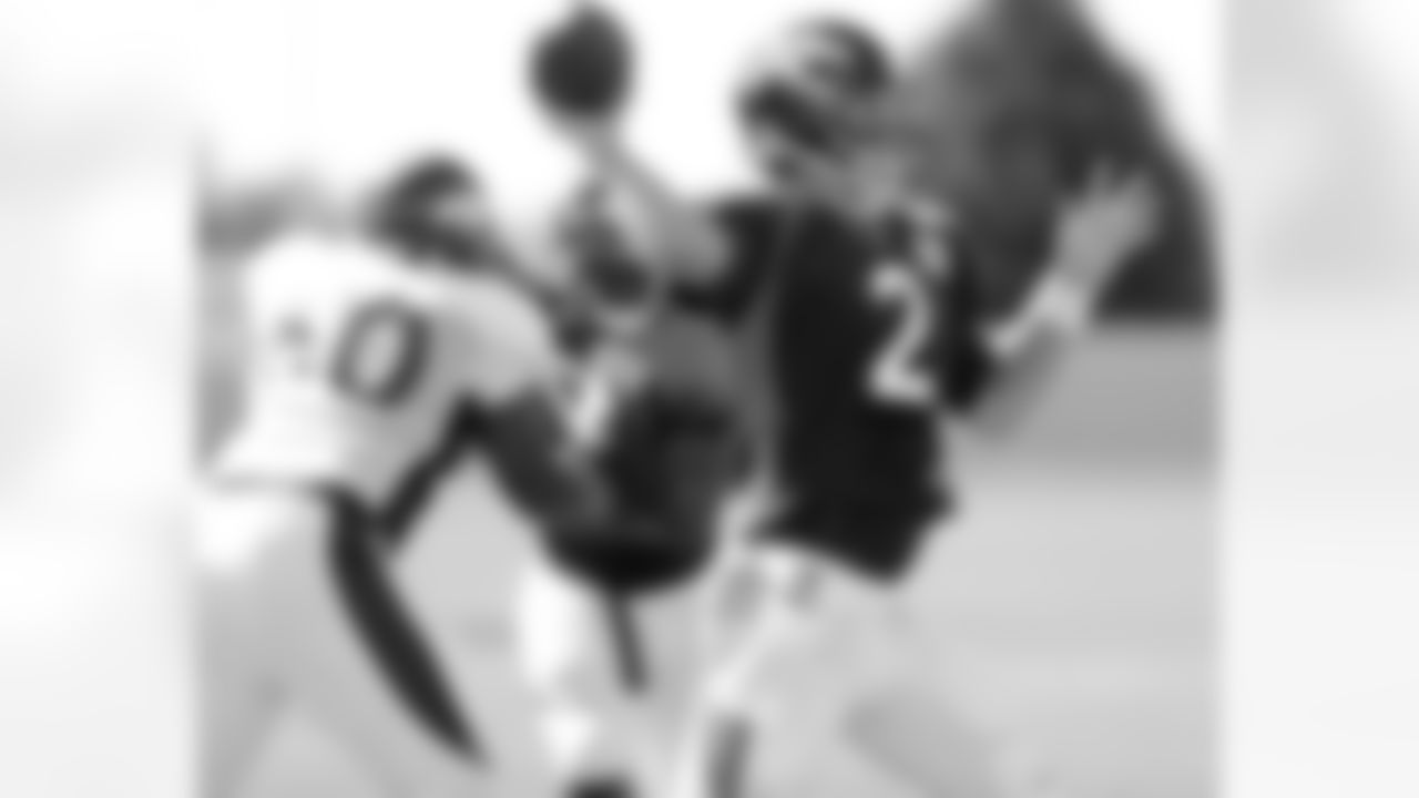 Dysert throws a pass.