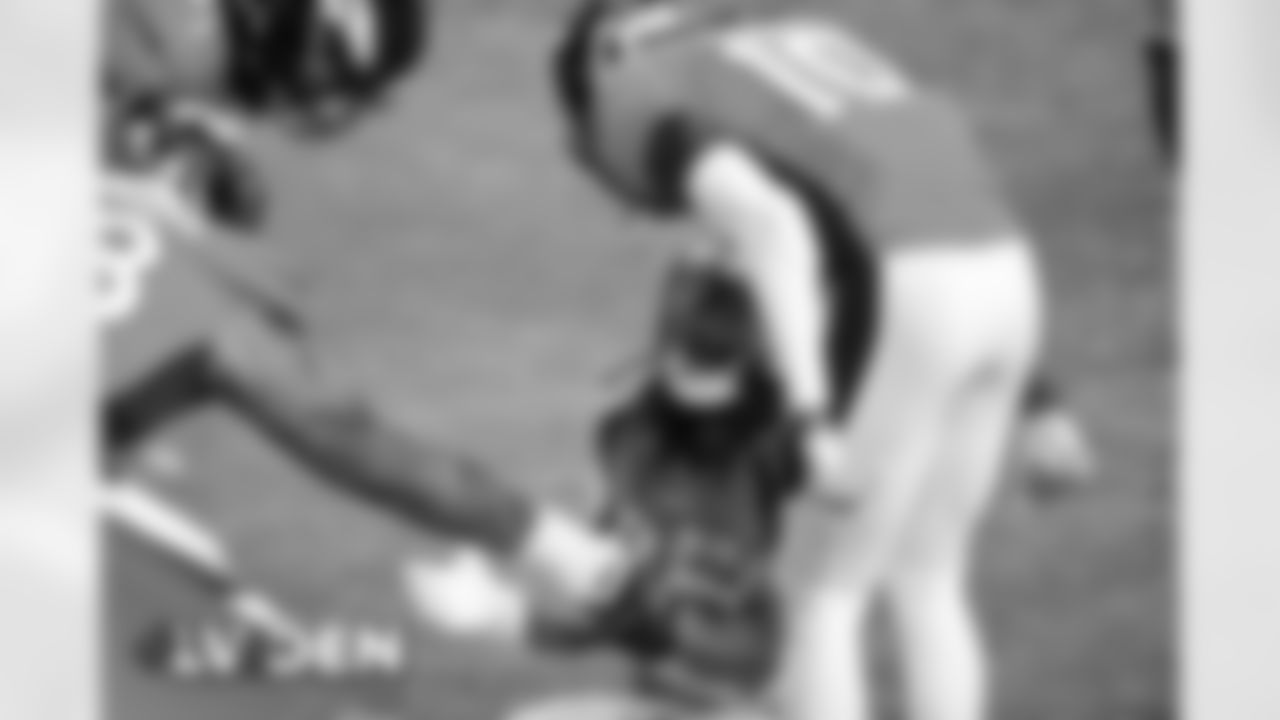 Melvin Gordon III during the Broncos' Week 17 game against the Las Vegas Raiders at Empower Field at Mile High in Denver, Colorado on January 3, 2021. (Photo by Eric Lars Bakke)