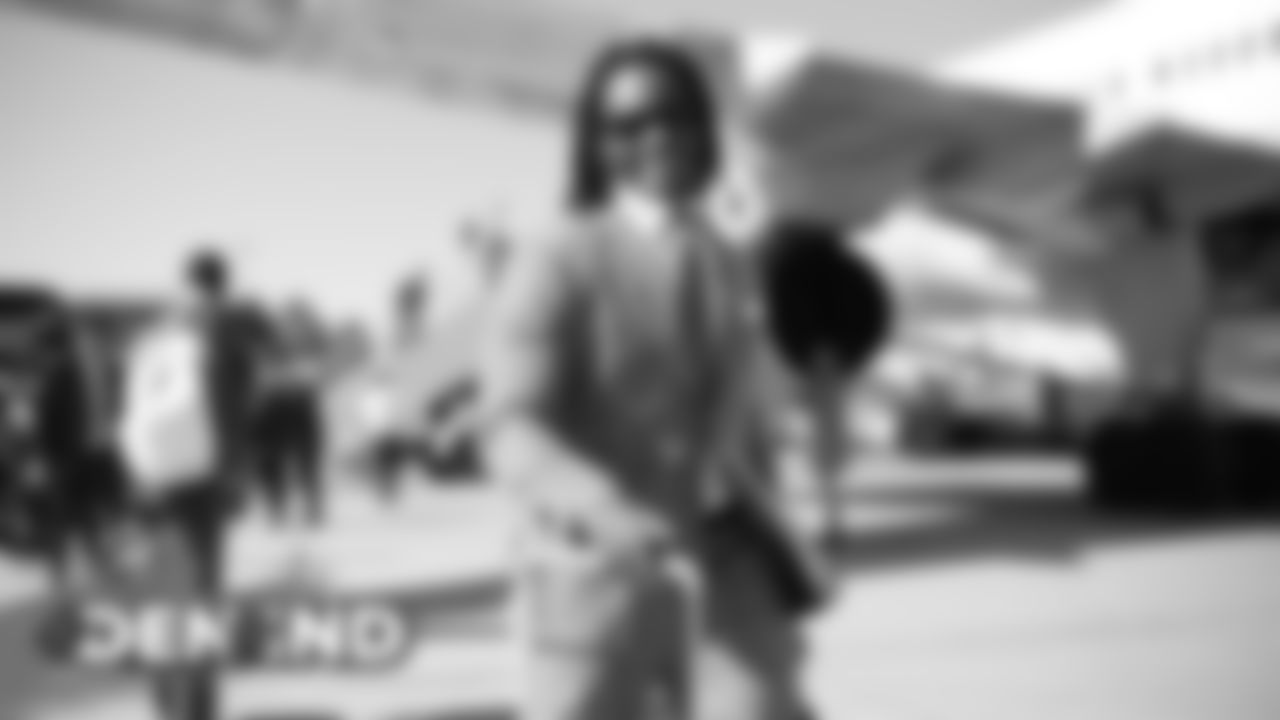 Todd Davis on the tarmac at Denver International Airport during the team's travel to Indiana on October 26, 2019 ahead of their Week 8 game against the Indianapolis Colts. (Photo by Ben Swanson)