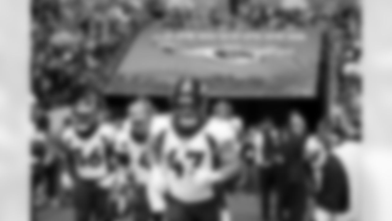 Josey Jewell during an international NFL game against the Jacksonville Jaguars on Sunday, October 30, 2022 in London.
Photo by Gabriel Christus / Denver Broncos
