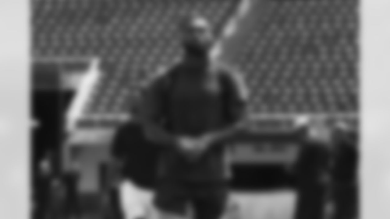 Jonathon Cooper before the NFL preseason game against the Minnesota Vikings on Saturday, August 14, 2021 at US Bank Stadium in Minneapolis, Minnesota.
Photo by Gabriel Christus