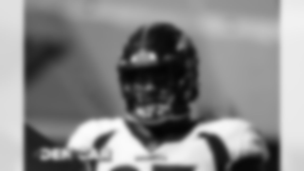 Dre'Mont Jones during pregame warmups before the Broncos' Week 14 game against the Carolina Panthers at Bank of America Stadium in Charlotte, North Carolina. (Photo by Gabriel Christus)