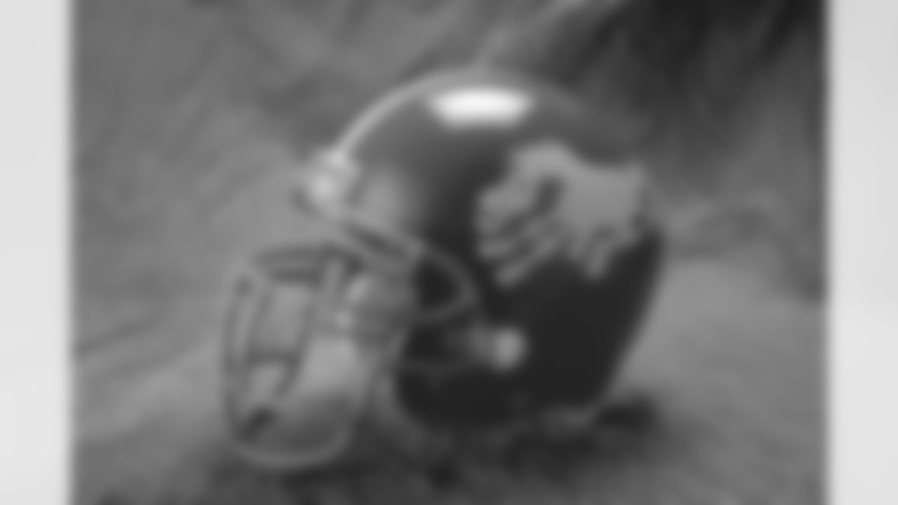 In 1994, as the NFL celebrated its 75th anniversary season, the league commemorated the occasion with throwback uniforms for select games. The Broncos opted for their look from the 1962-1965 seasons.